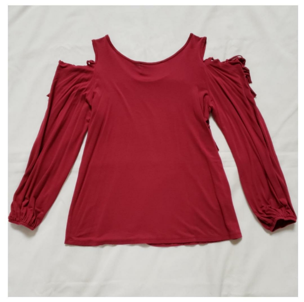 Fringe Detailed Cold Shoulder Top - Picture 4 of 6